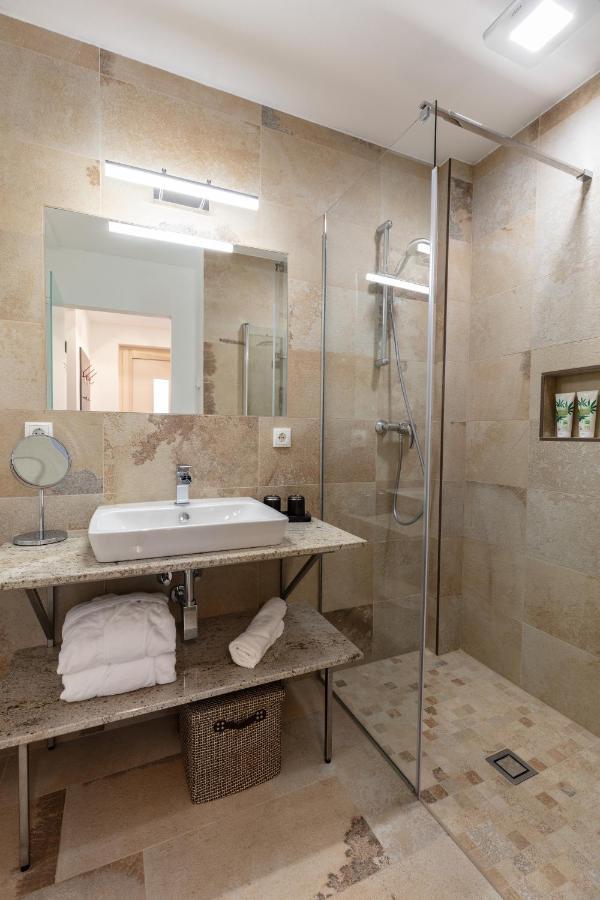 Pannonia Appartements 2 네우시에들암시 외부 사진